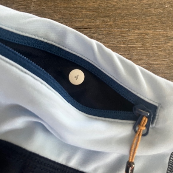 Lululemon Color Block Banded Leggings - Picture 8 of 8